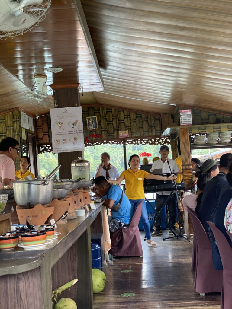 로복강 크루즈 뷔페