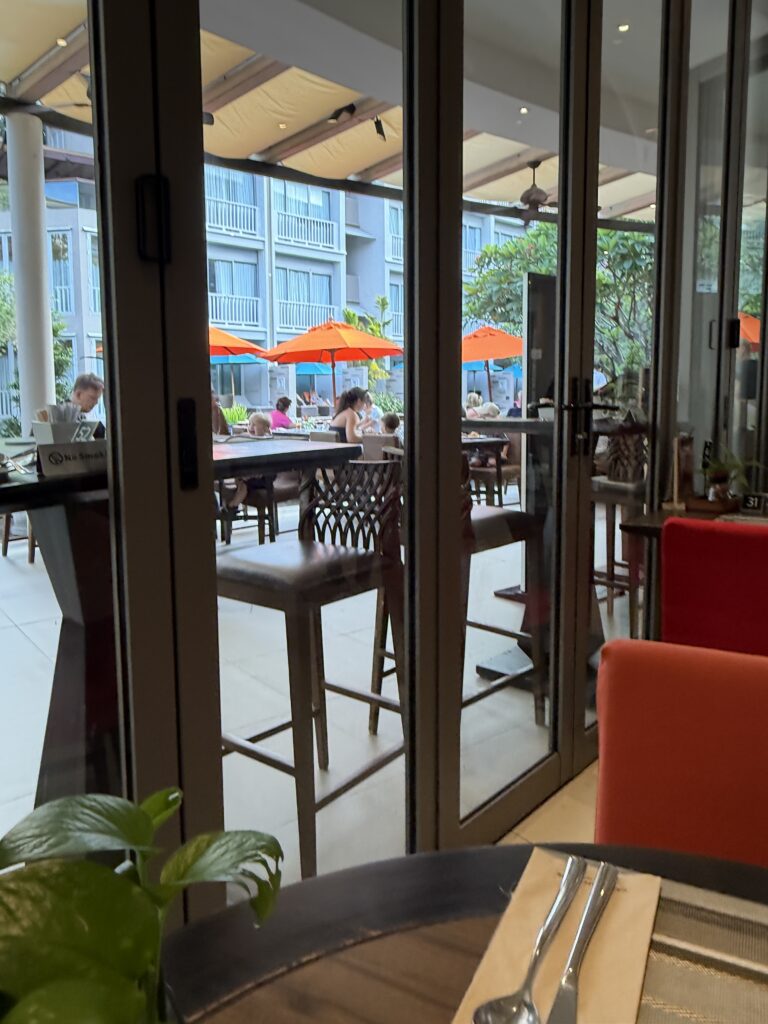 그랜드 머큐어 빠통 조식