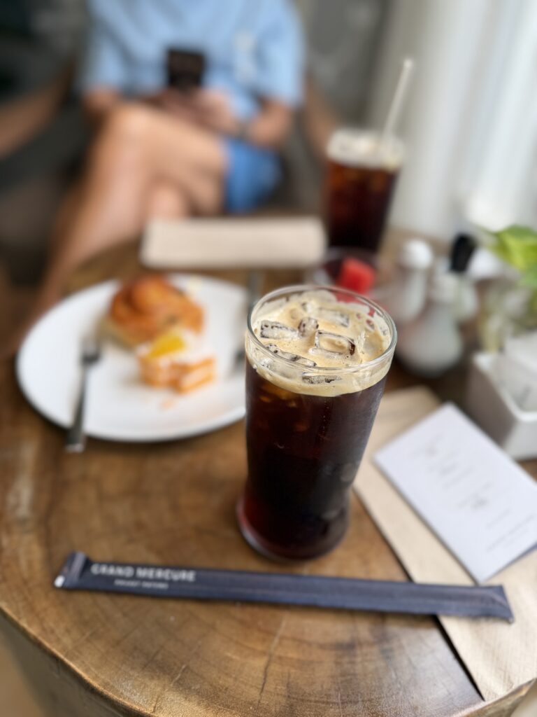 그랜드 머큐어 빠통 라운지 커피